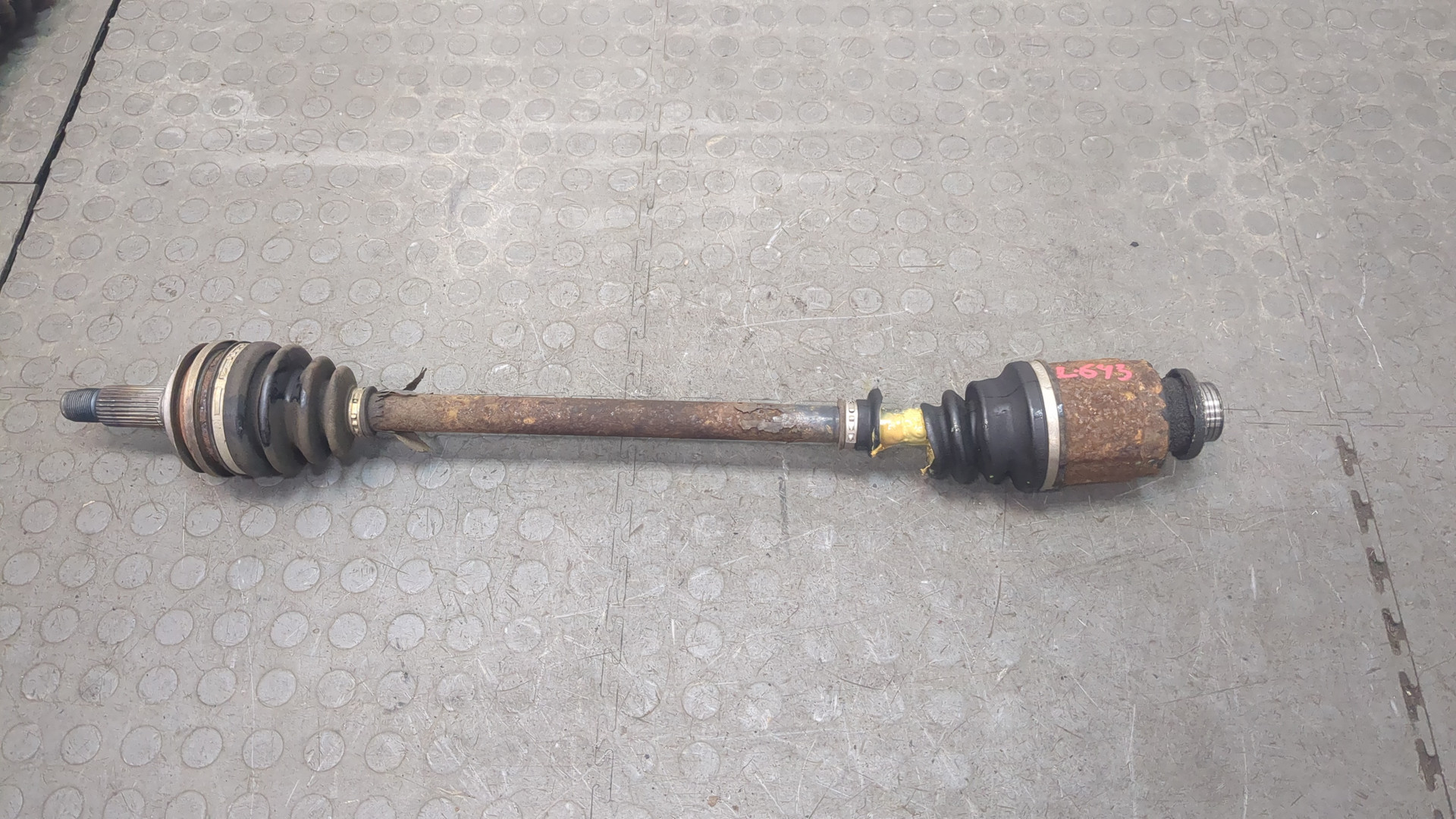 Полуось задняя