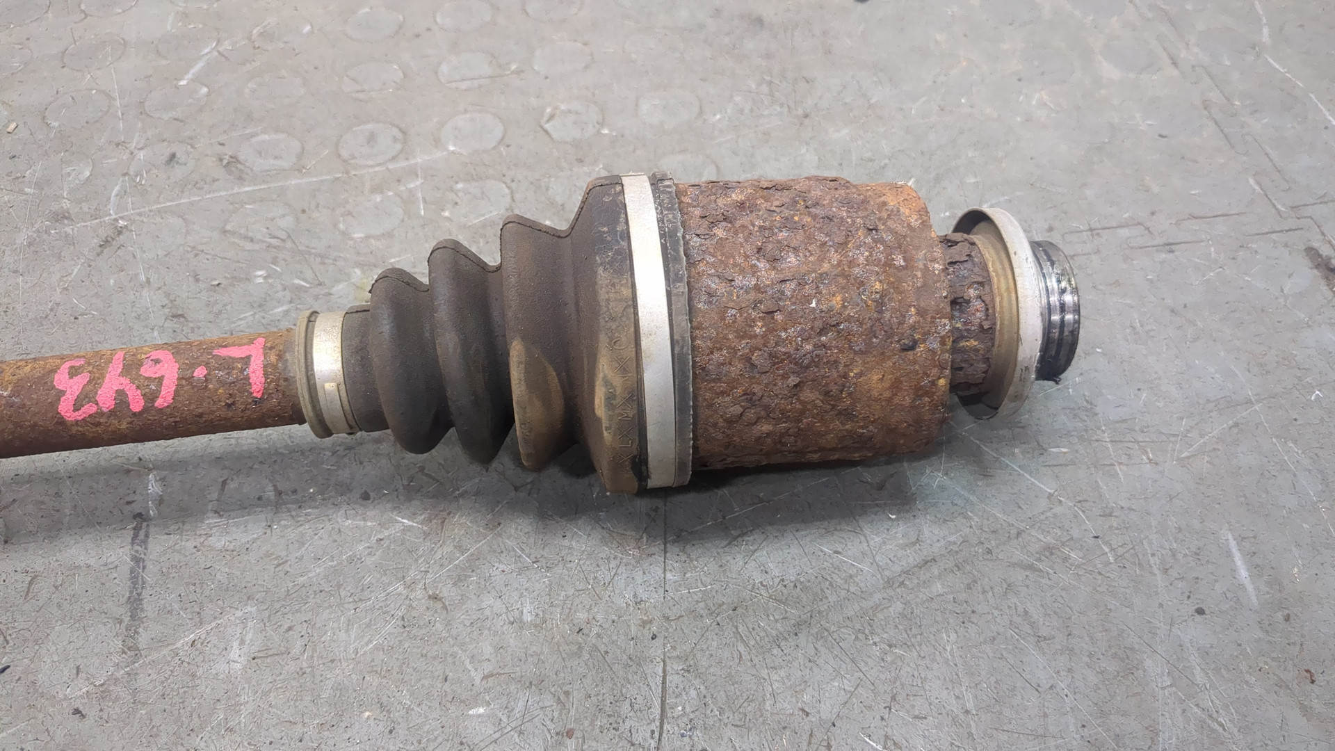 Полуось задняя