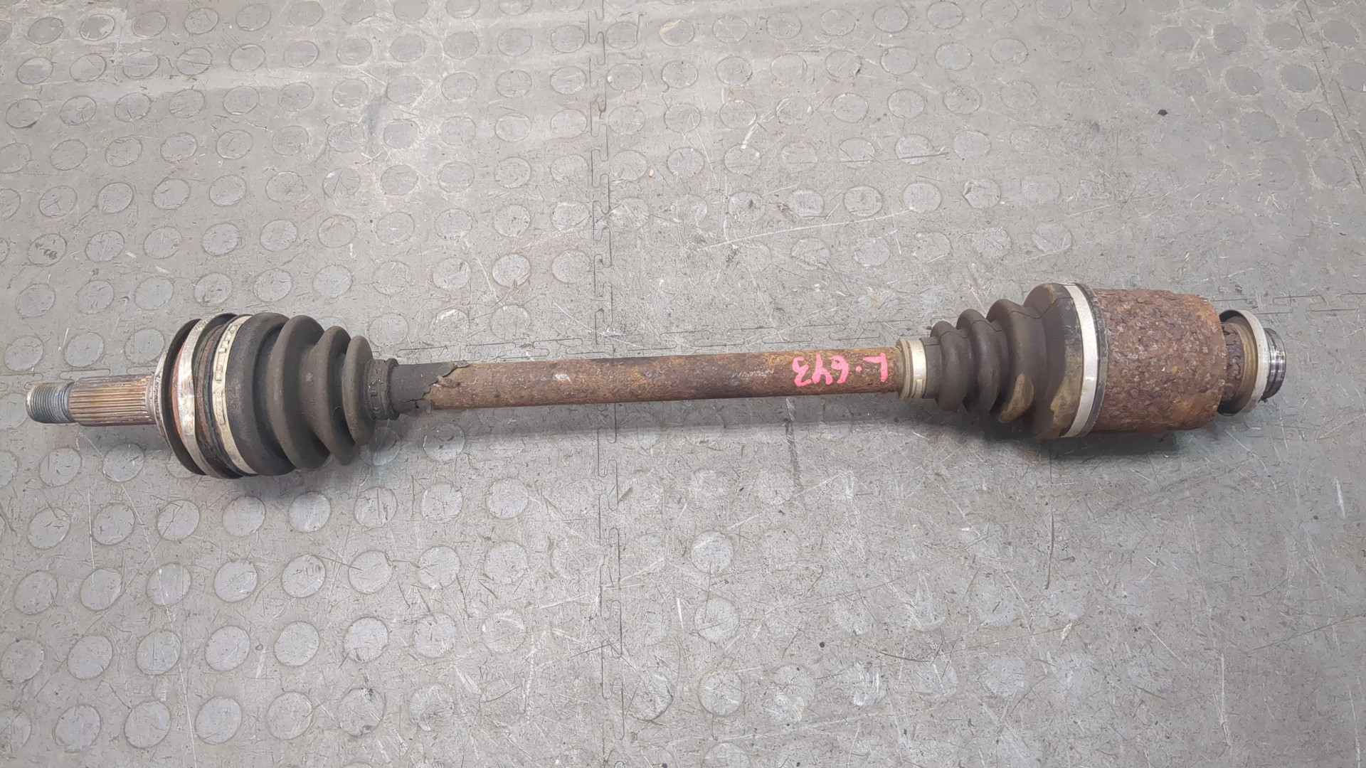 Полуось задняя