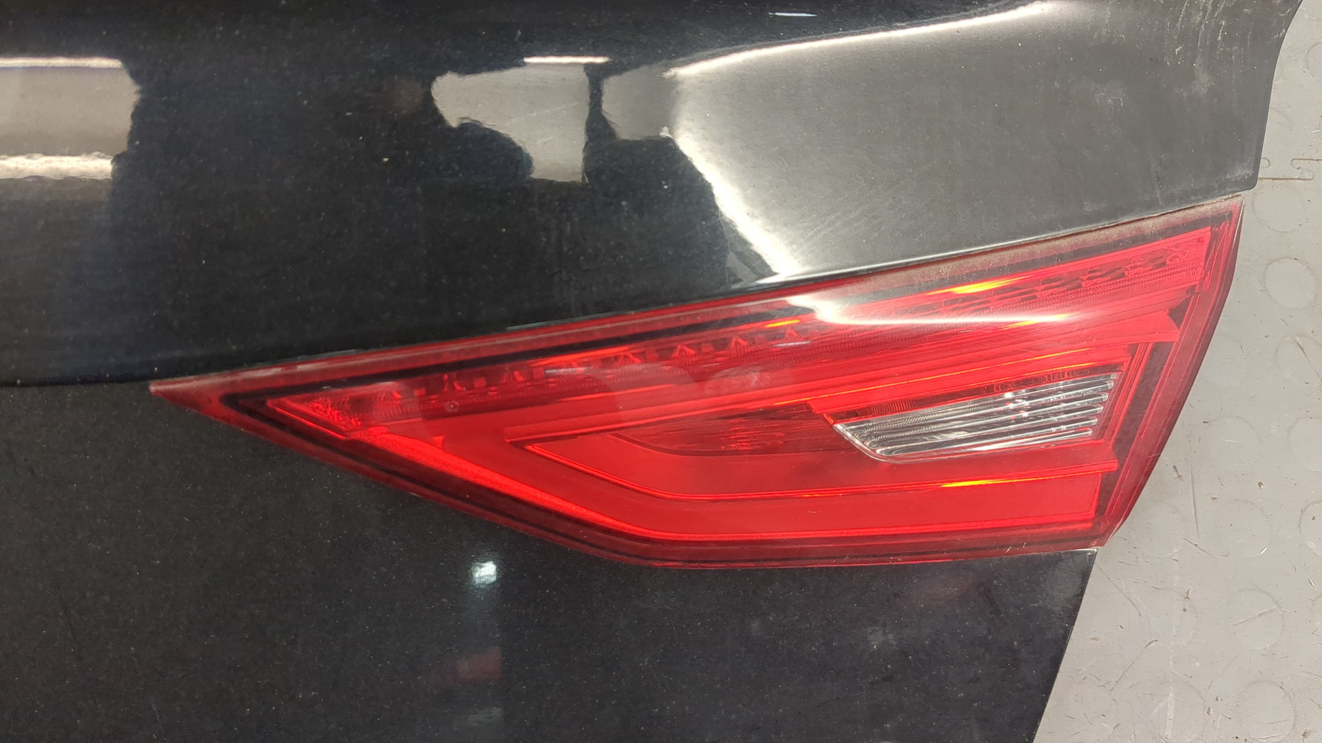 Дверь багажника