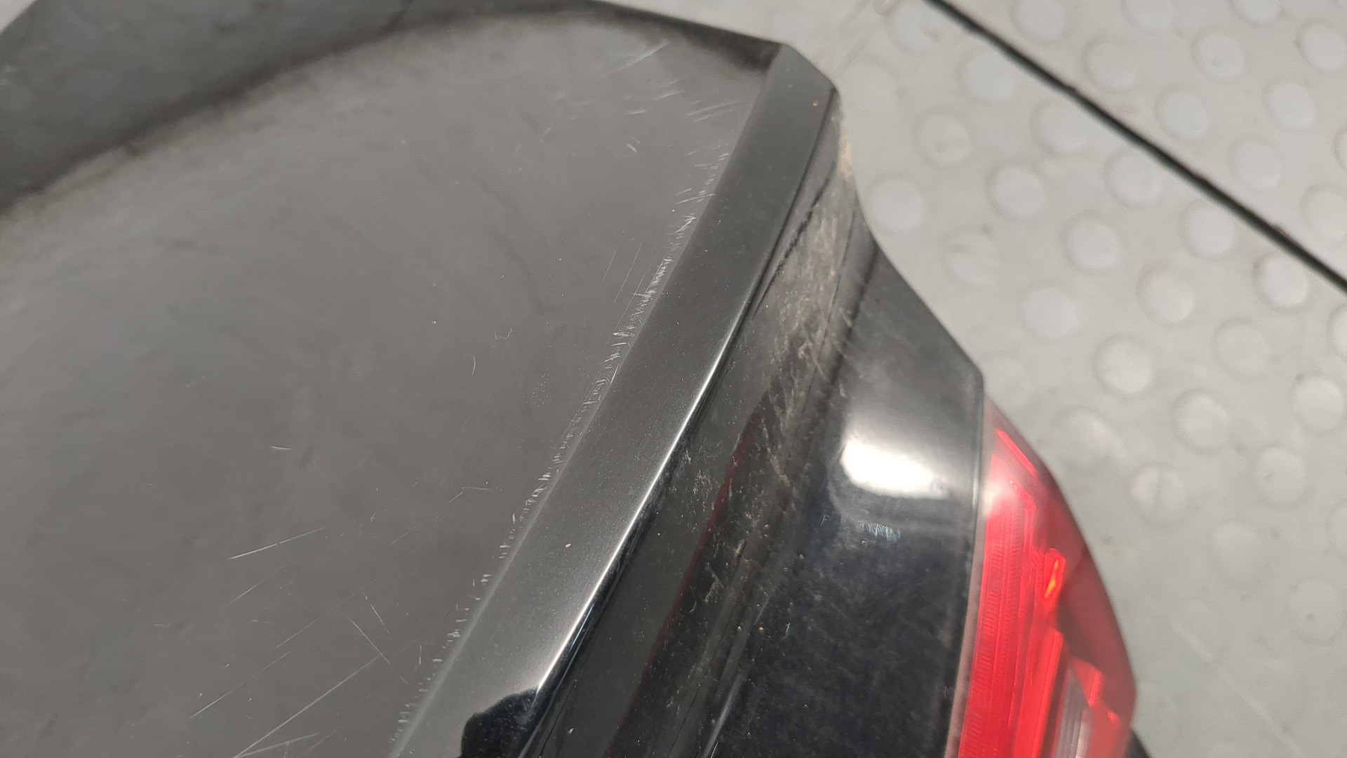 Дверь багажника