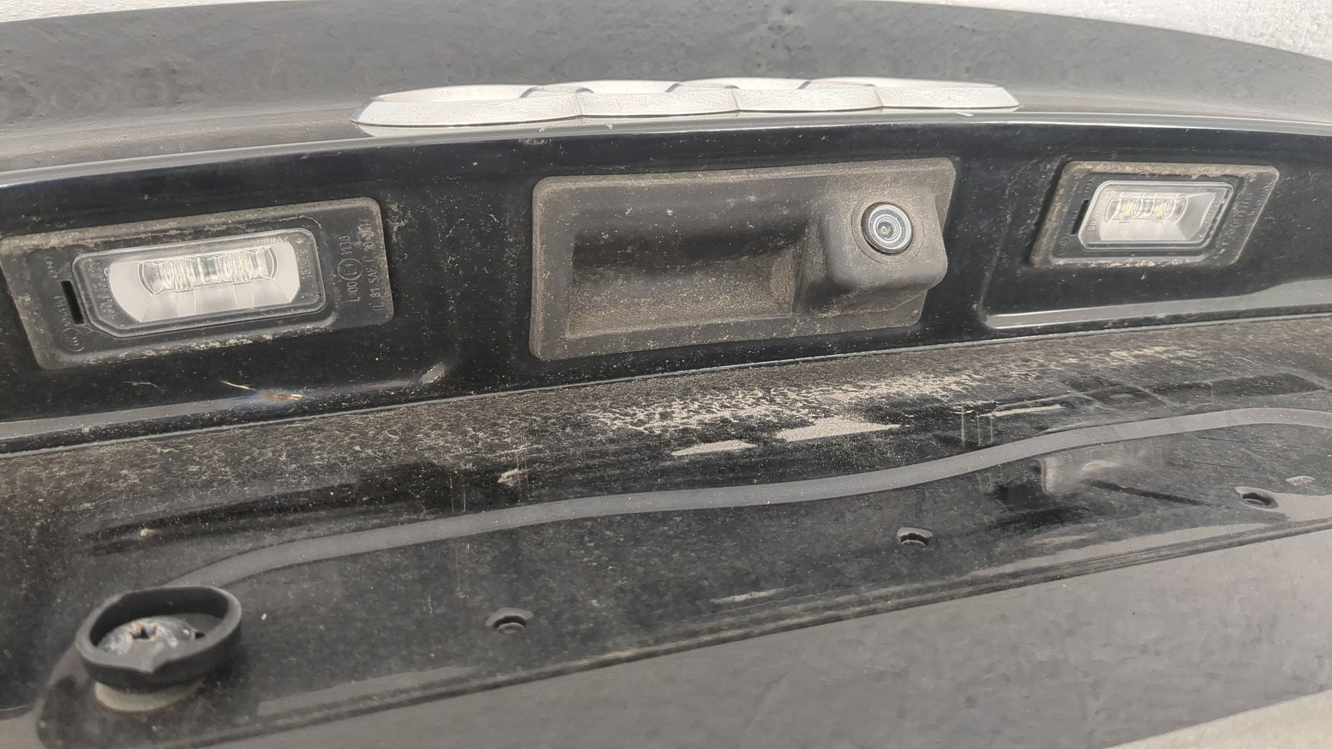 Дверь багажника