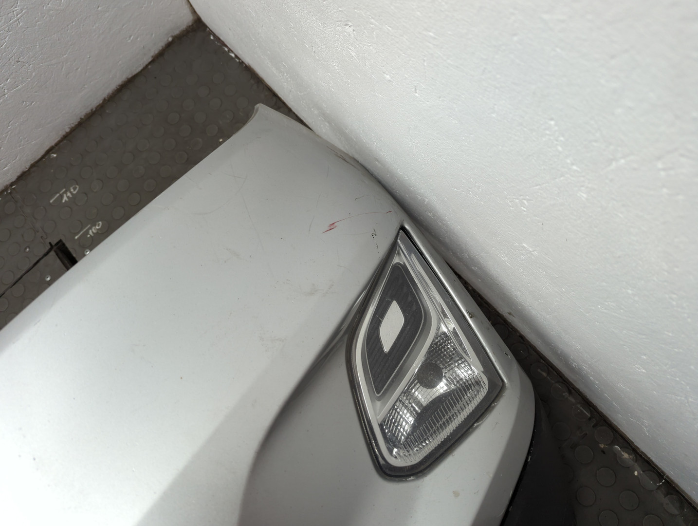 Бампер передний