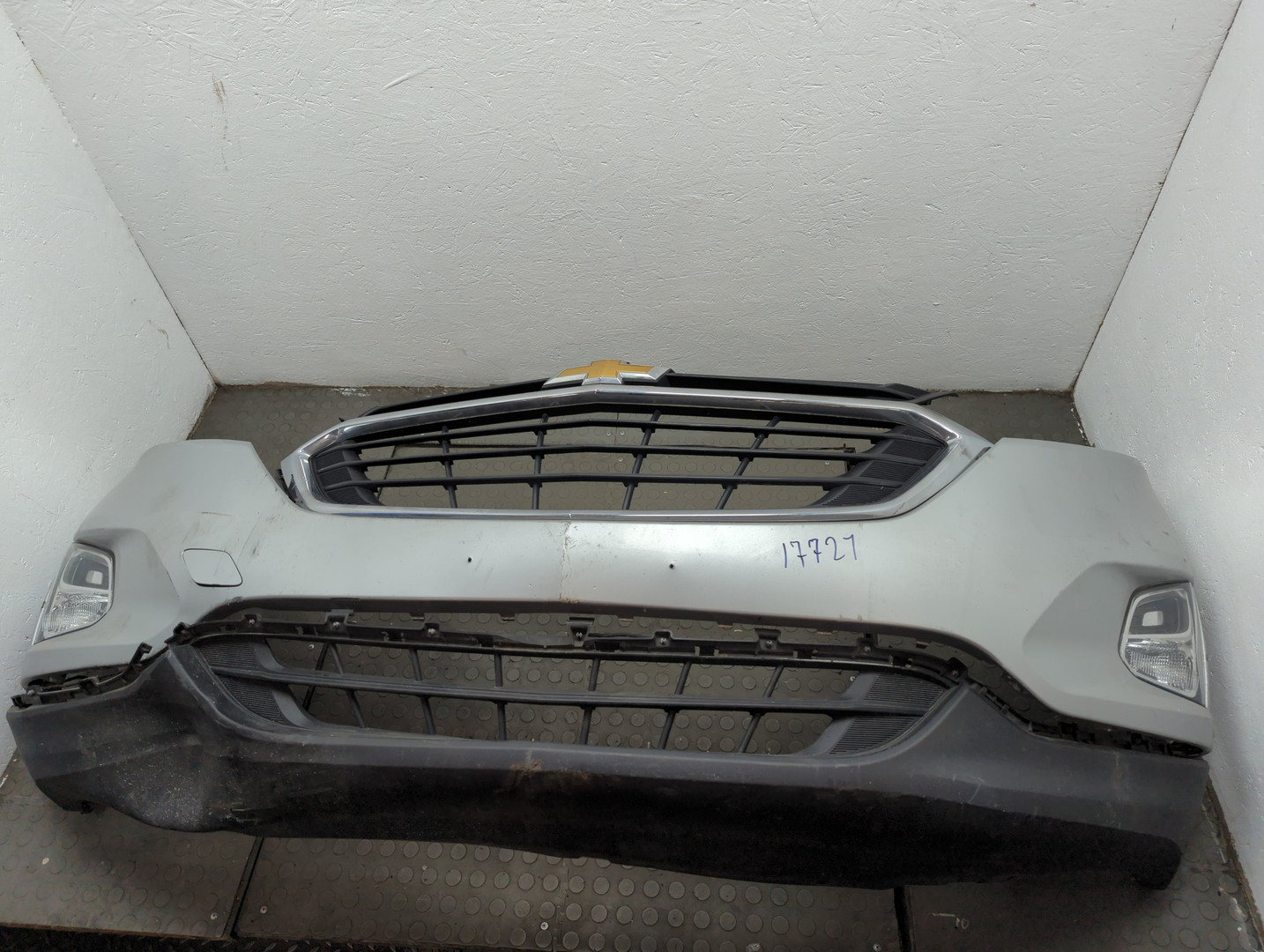 Бампер передний