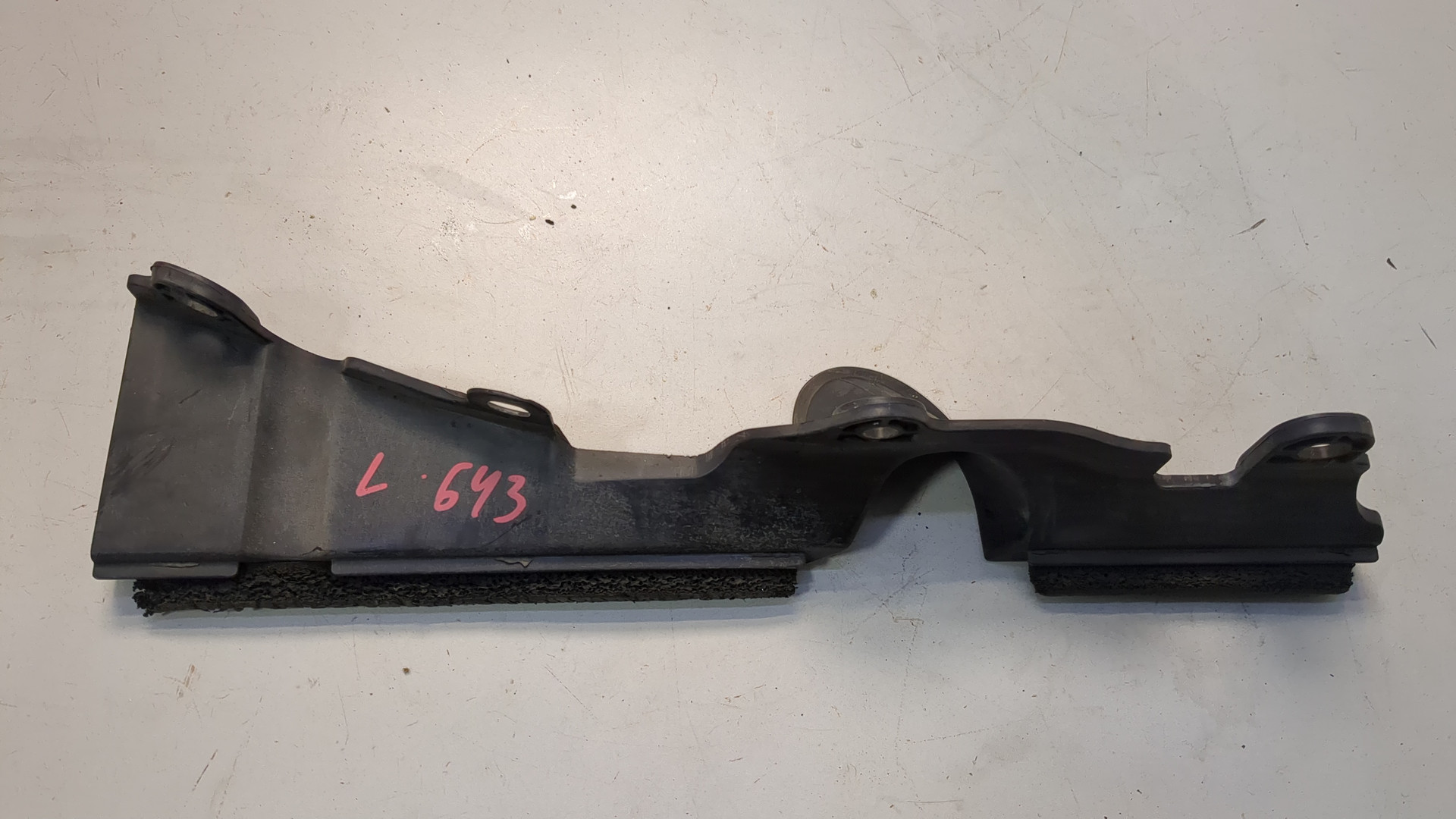 Воздуховод радиатора правый