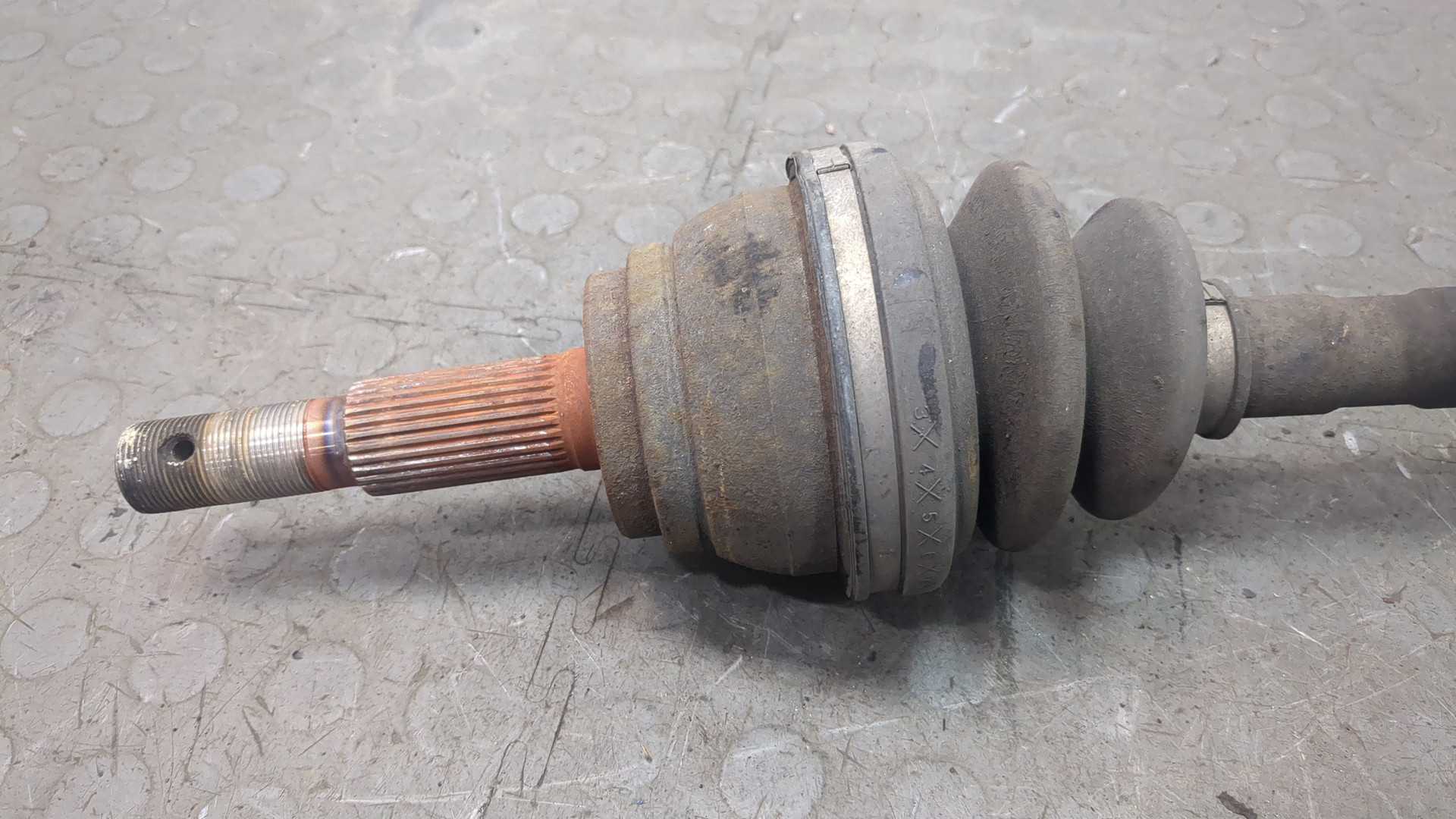 Полуось задняя