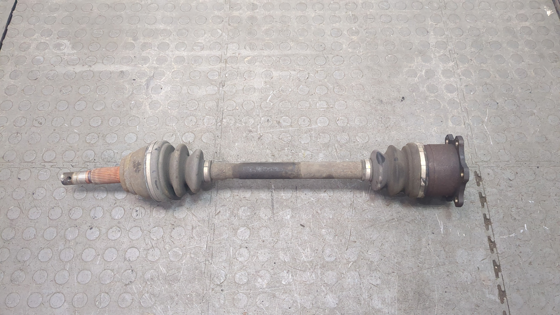 Полуось задняя