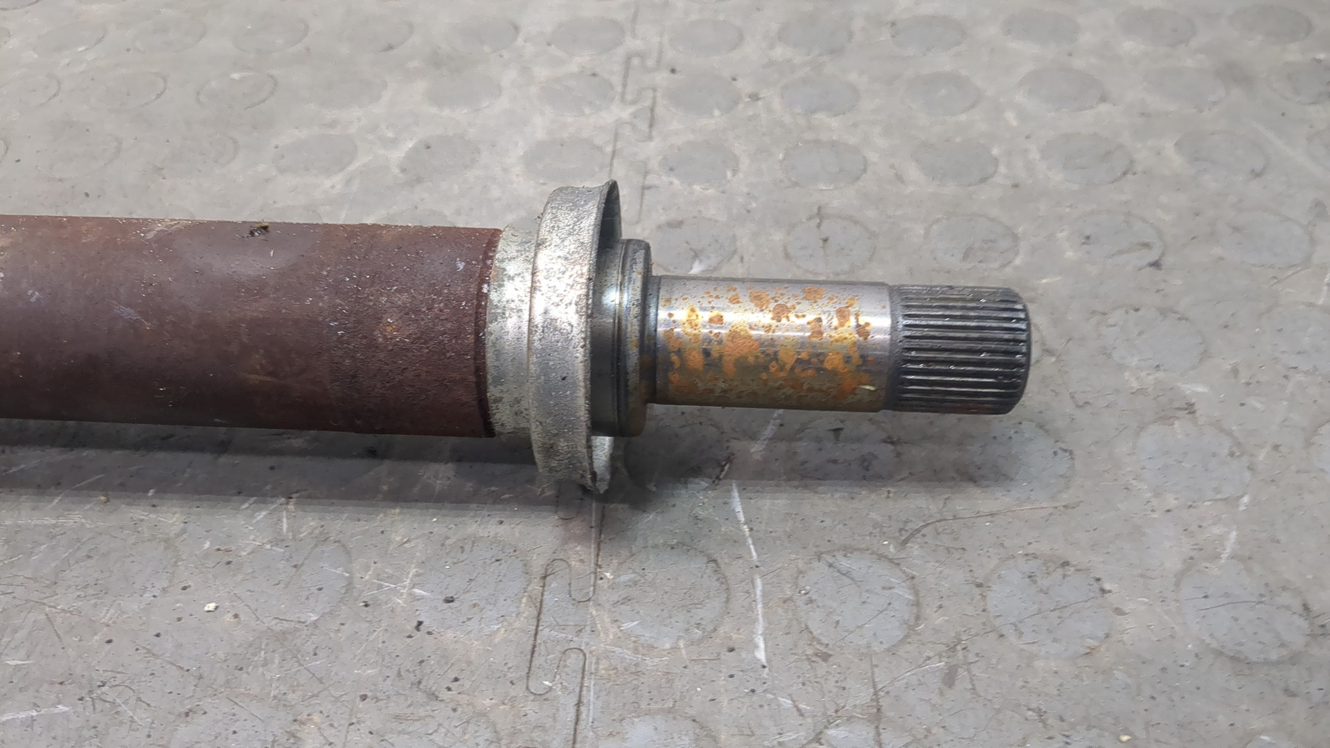 Полуось передняя правая