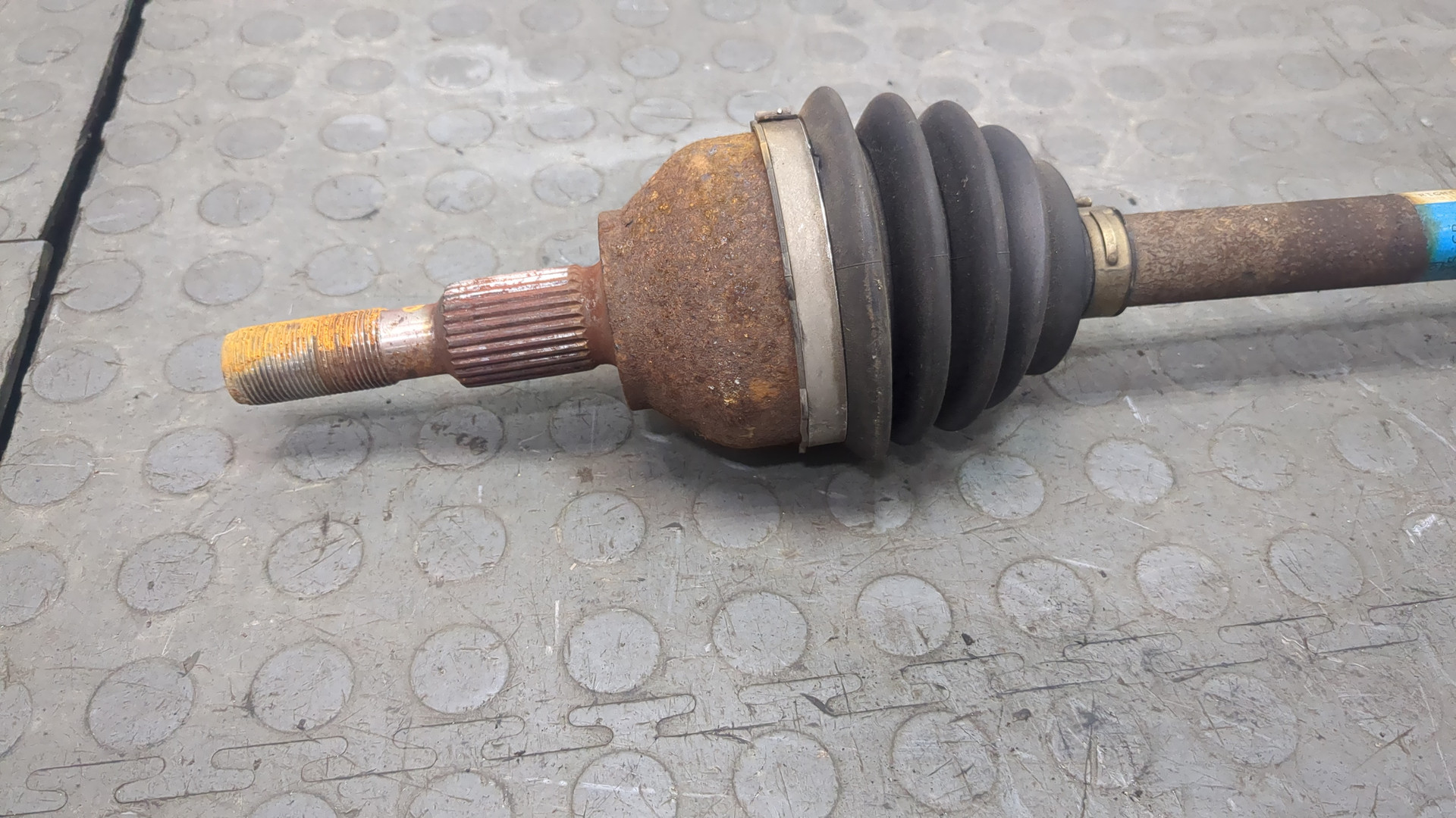 Полуось передняя правая