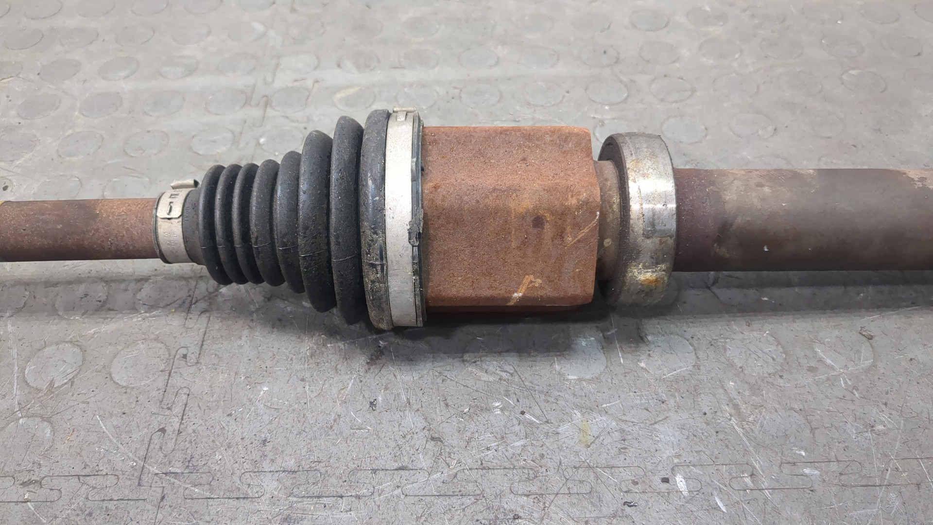 Полуось передняя правая