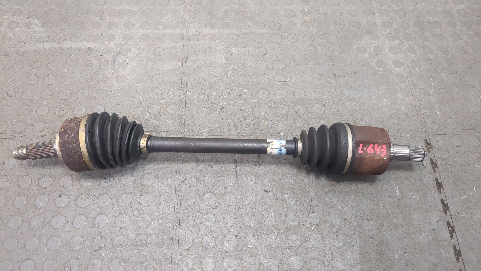 Полуось передняя левая