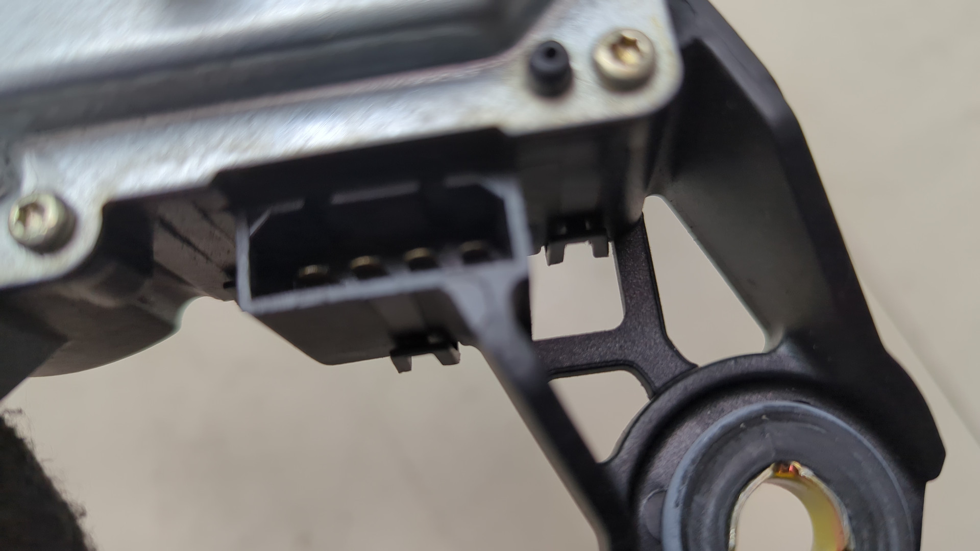 Моторчик стеклоочистителя задний