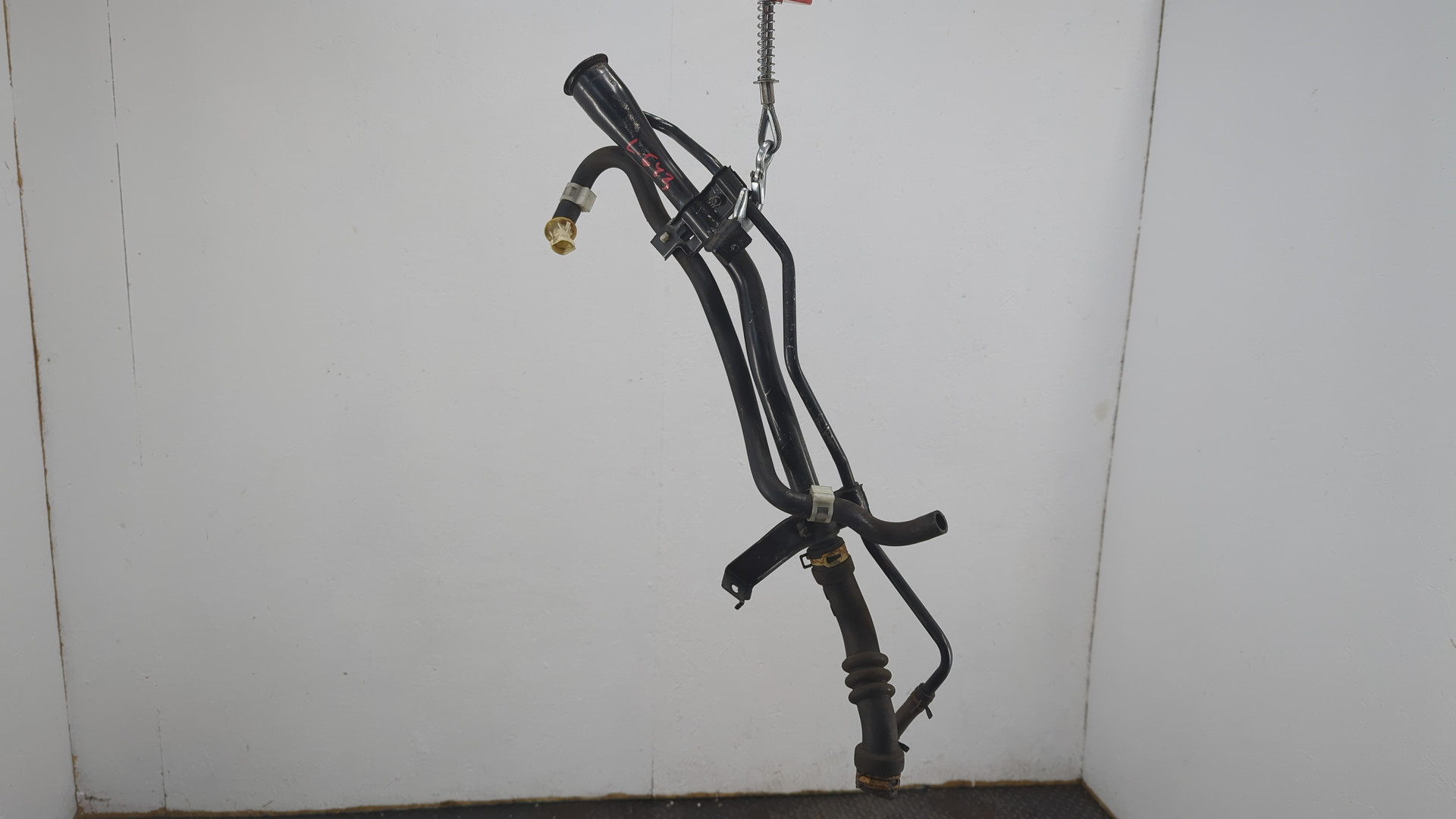 Горловина топливного бака