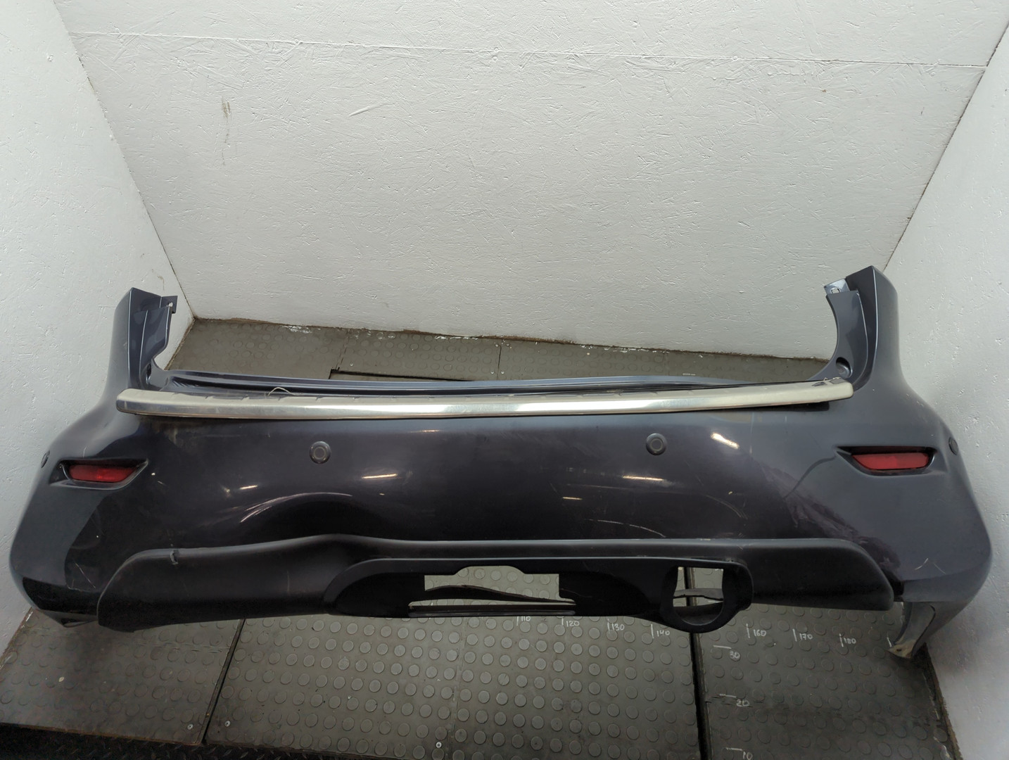 Бампер задний