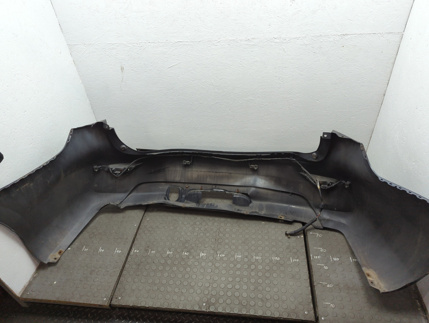 Бампер задний