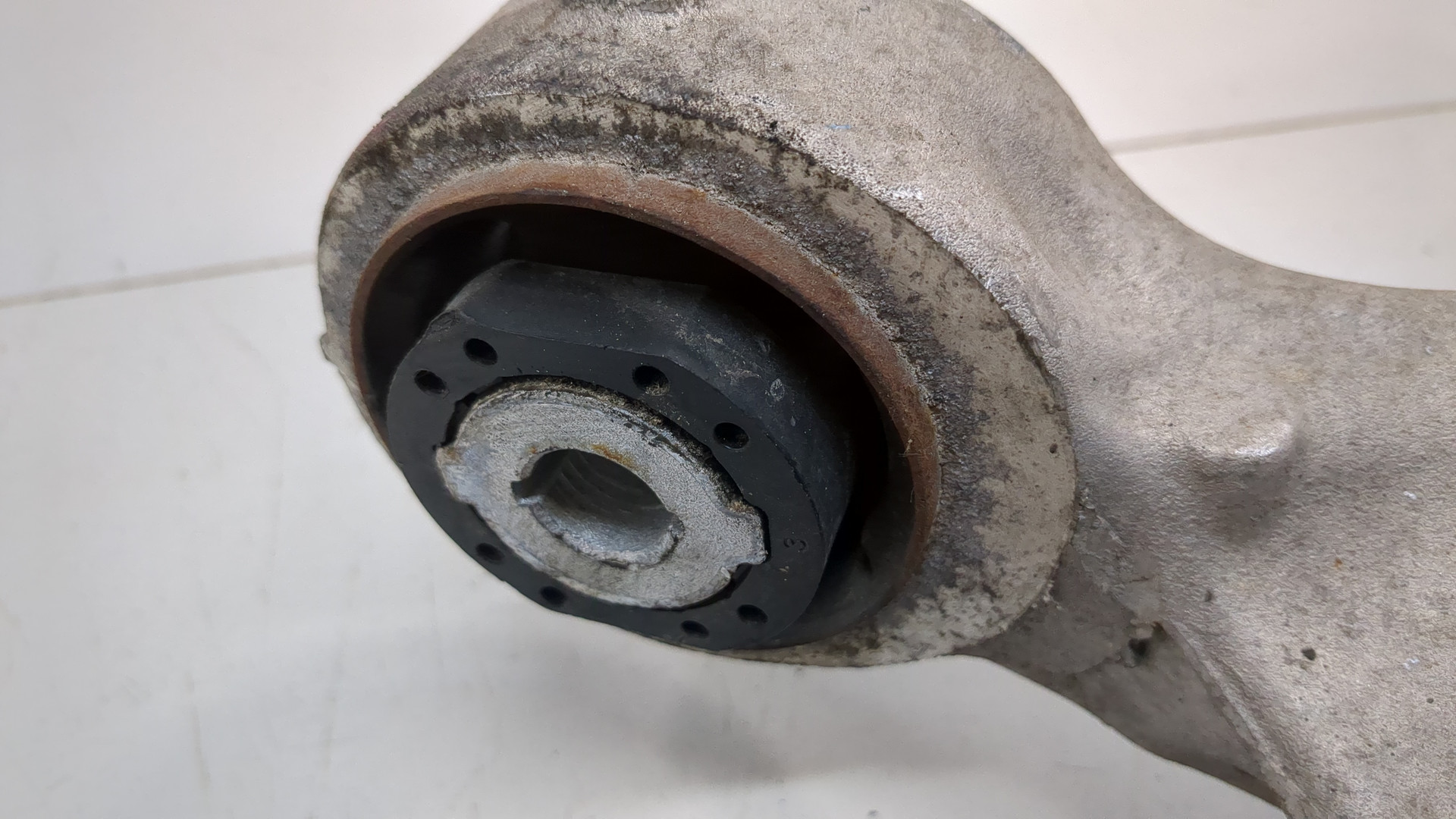 Рычаг задний правый