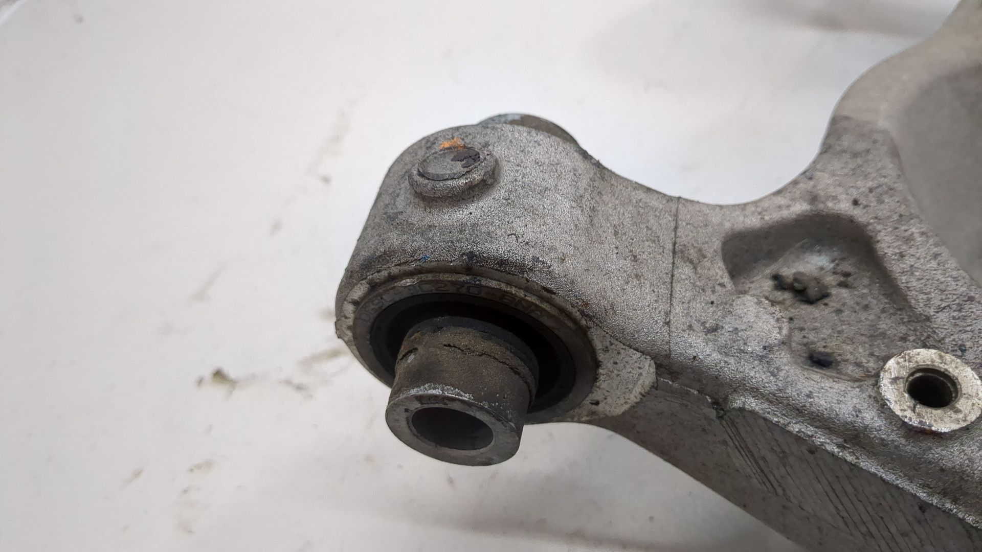 Рычаг задний правый