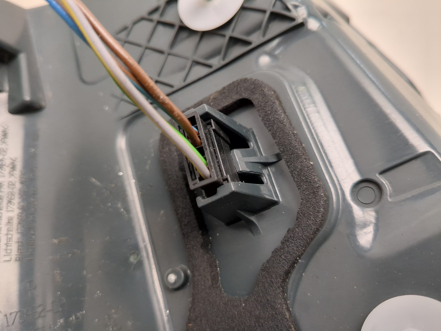 Фонарь задний правый