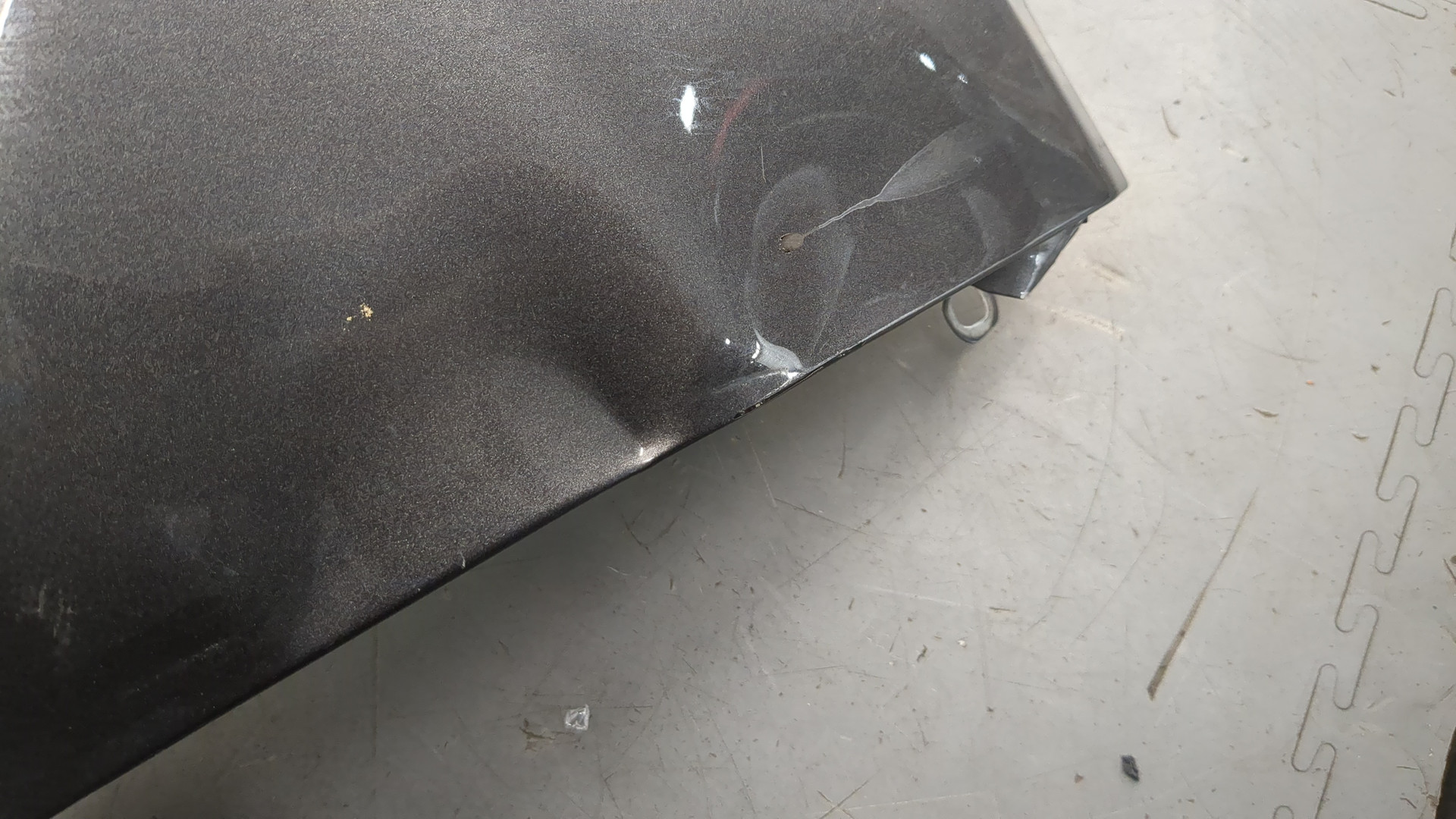 Крыло переднее левое