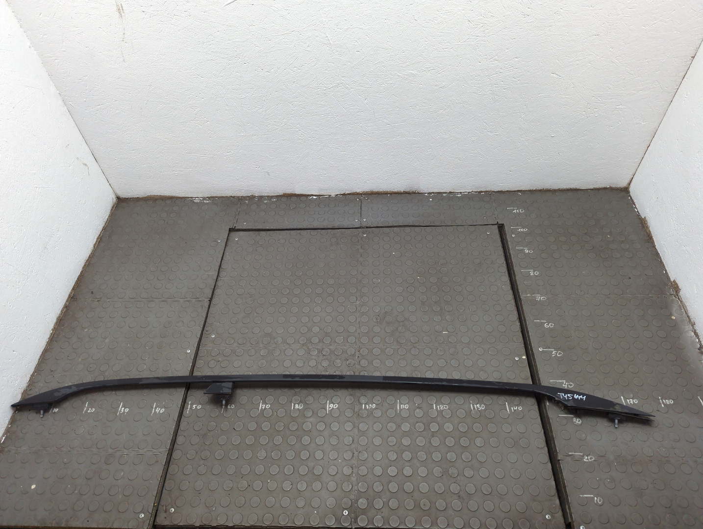 Рейлинг (релинг) правый (планка на крышу)