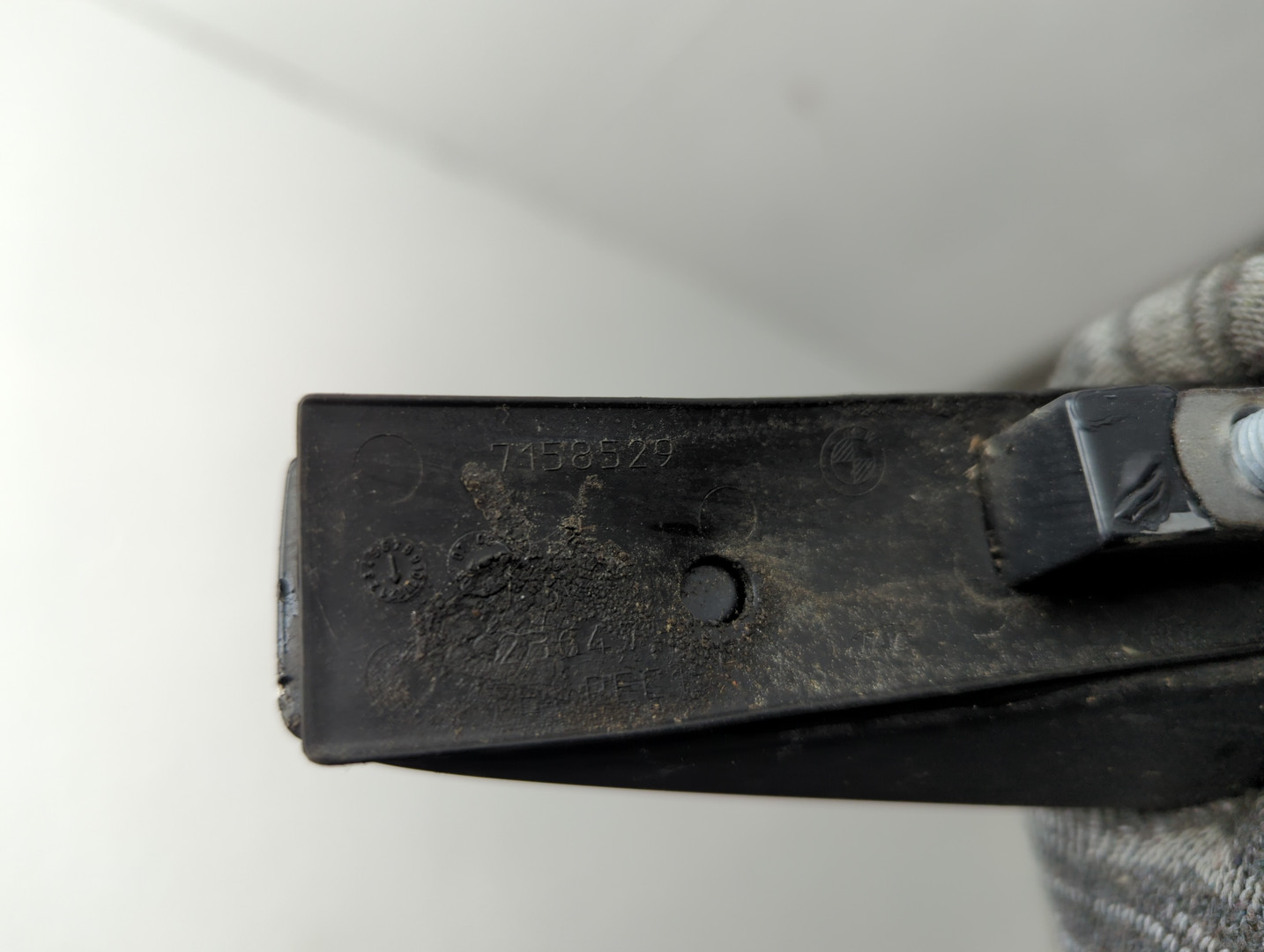 Рейлинг (релинг) левый (планка на крышу)