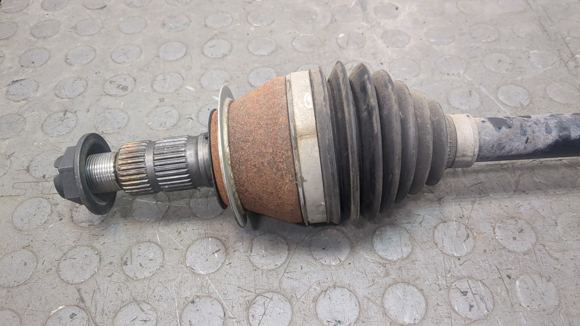 Полуось передняя правая