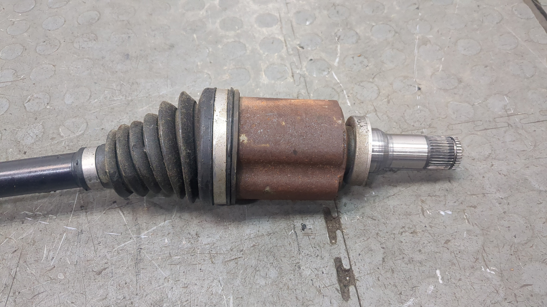 Полуось передняя правая