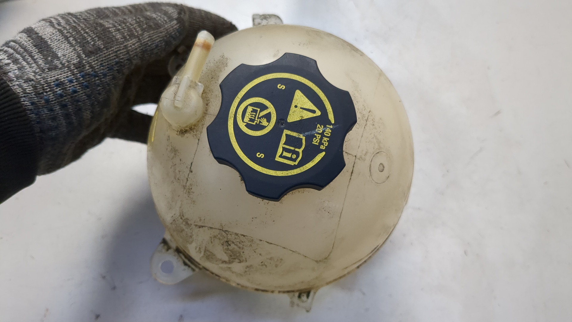 Бачок расширительный