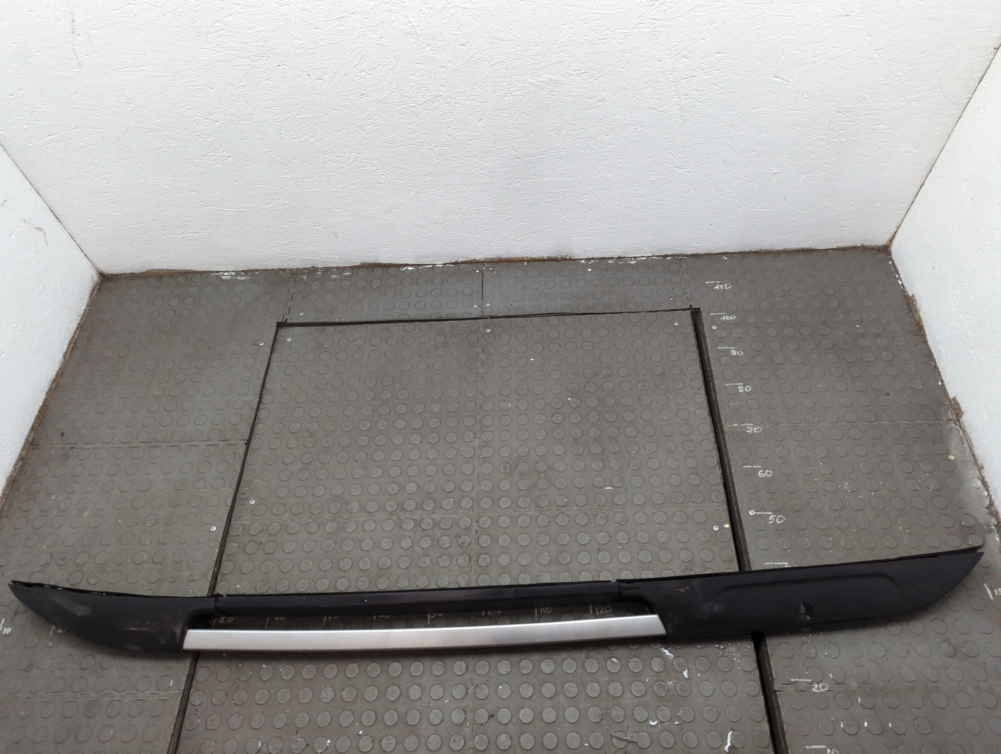 Рейлинг (релинг) правый (планка на крышу)