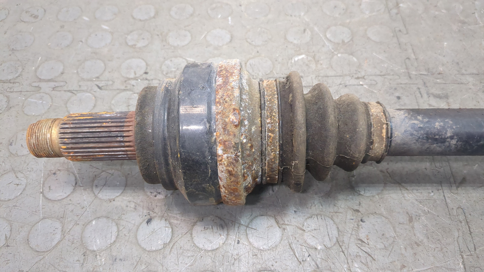 Полуось задняя правая