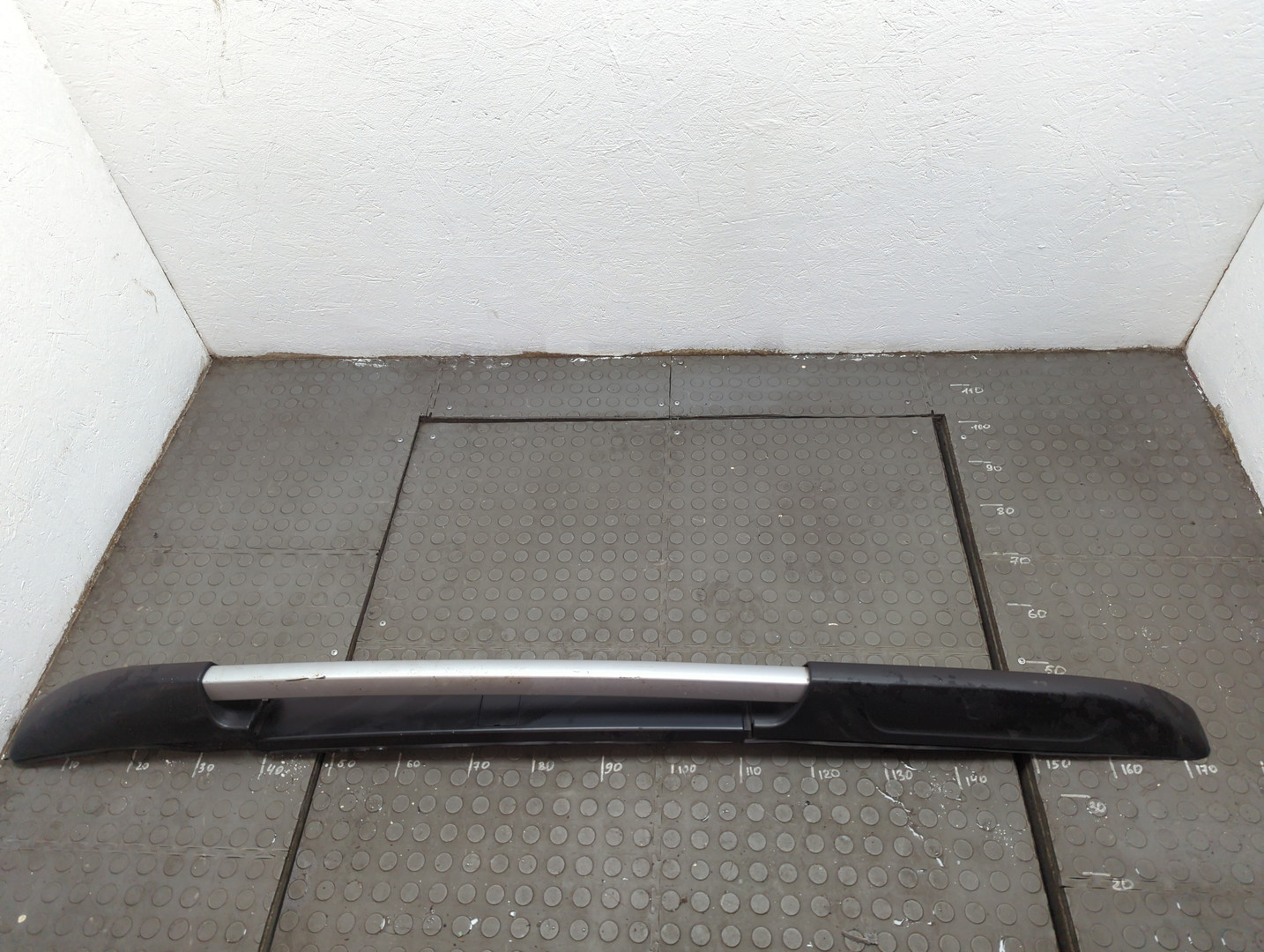 Рейлинг (релинг) левый (планка на крышу)