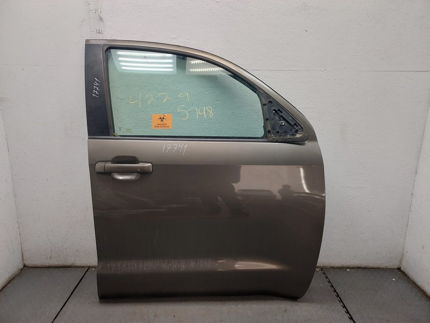 Дверь передняя правая