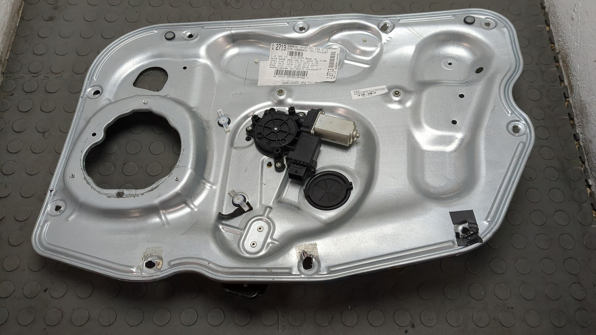 Стеклоподъемник электр. передний правый