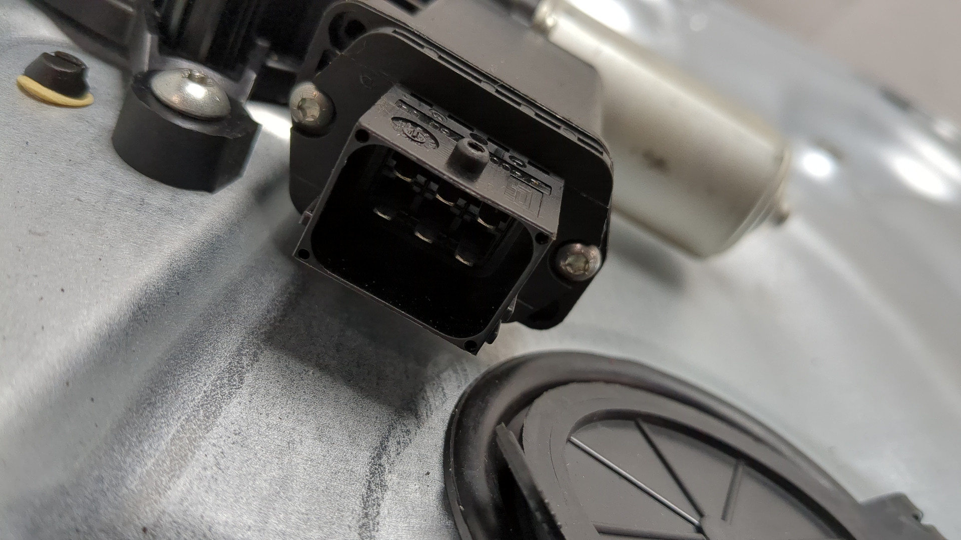 Стеклоподъемник электр. передний правый