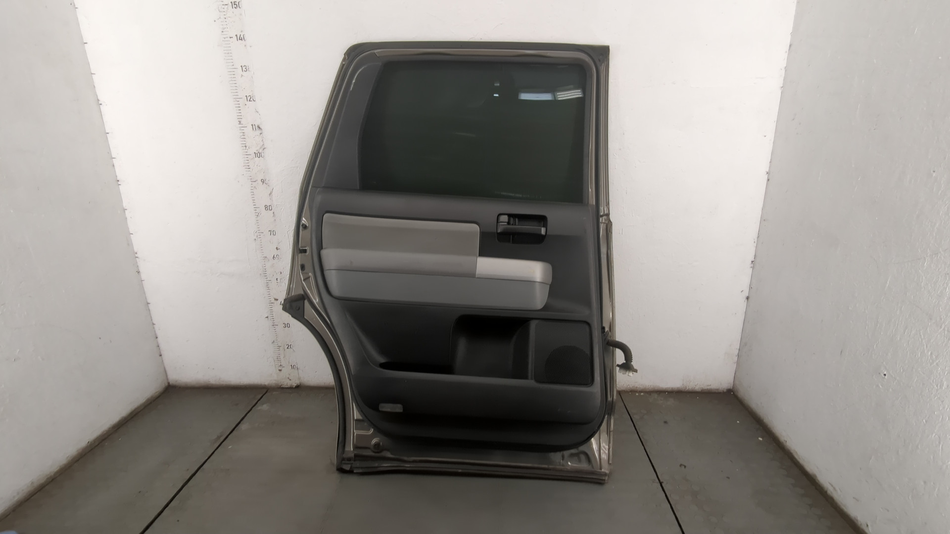 Дверь задняя левая