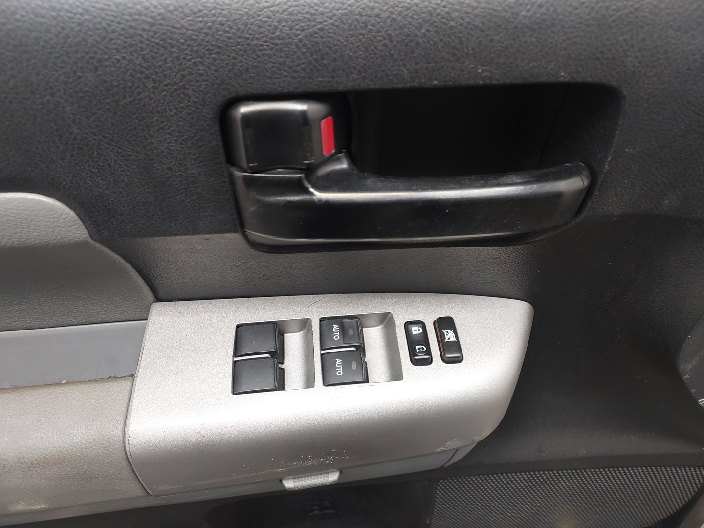 Дверь передняя левая