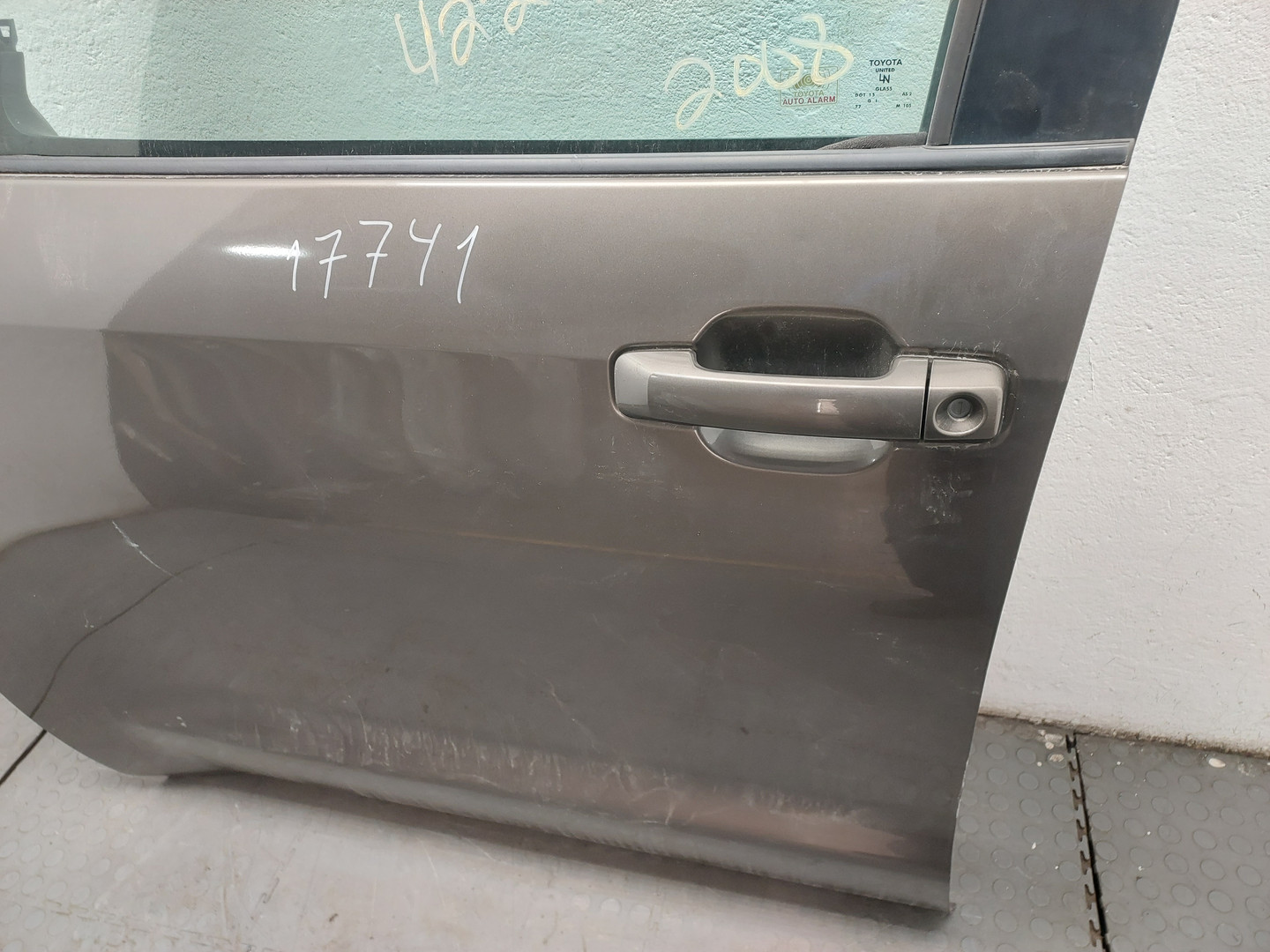 Дверь передняя левая