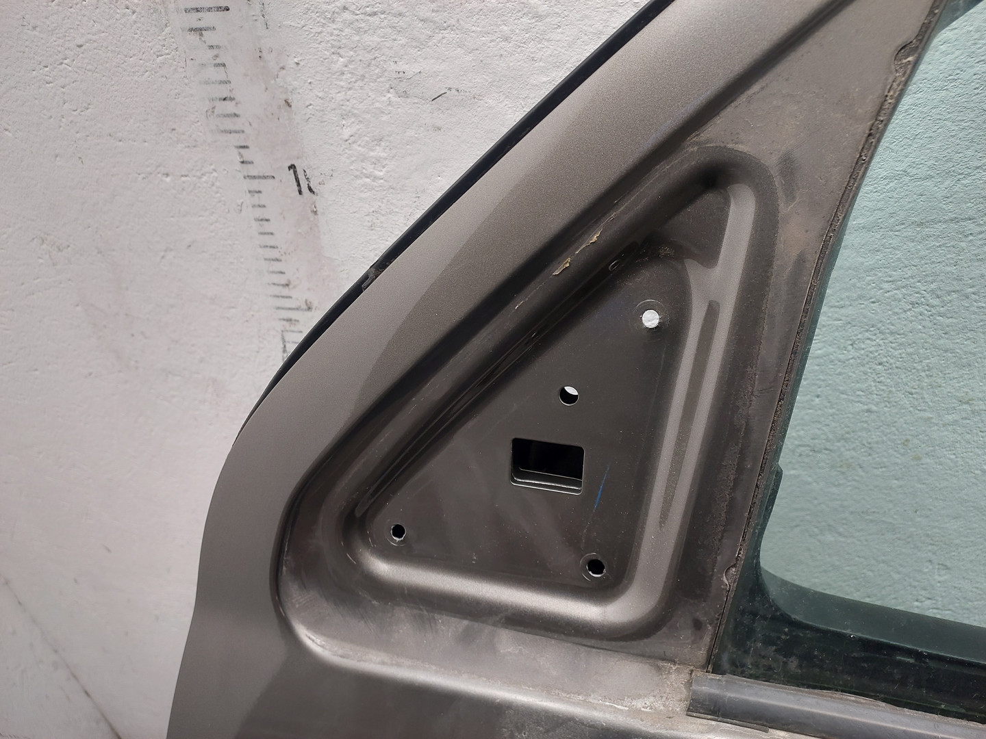 Дверь передняя левая