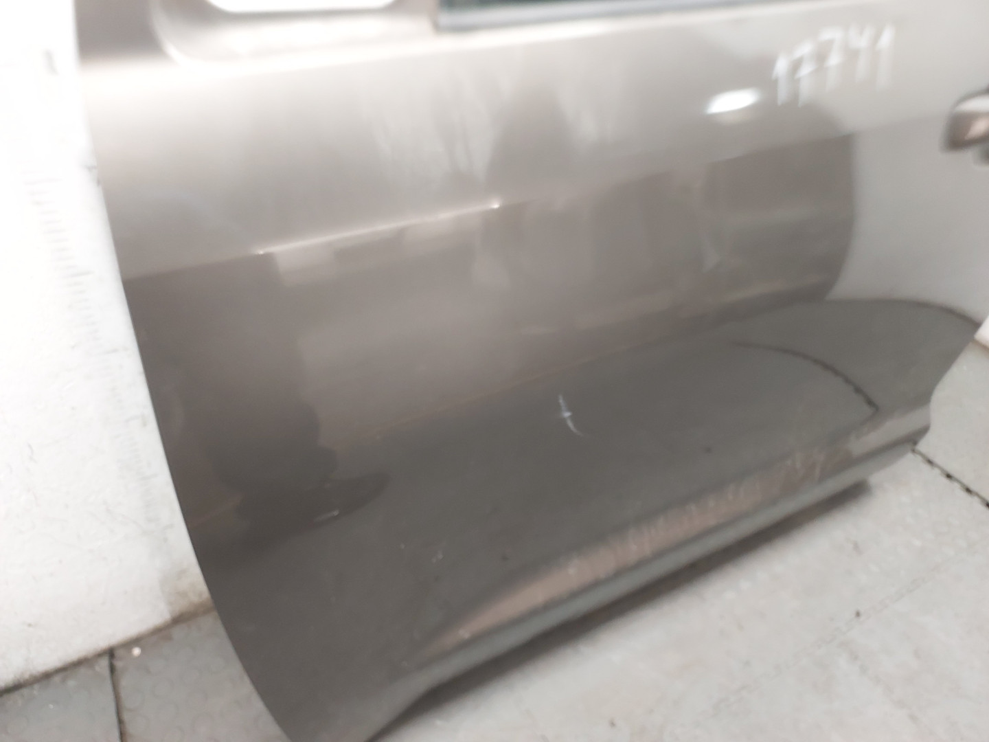 Дверь передняя левая