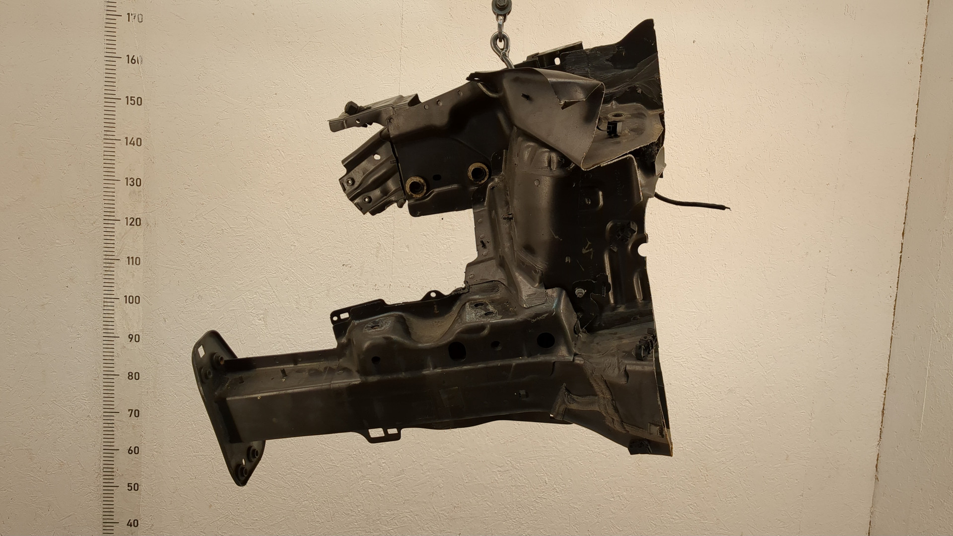 Лонжерон передний правый