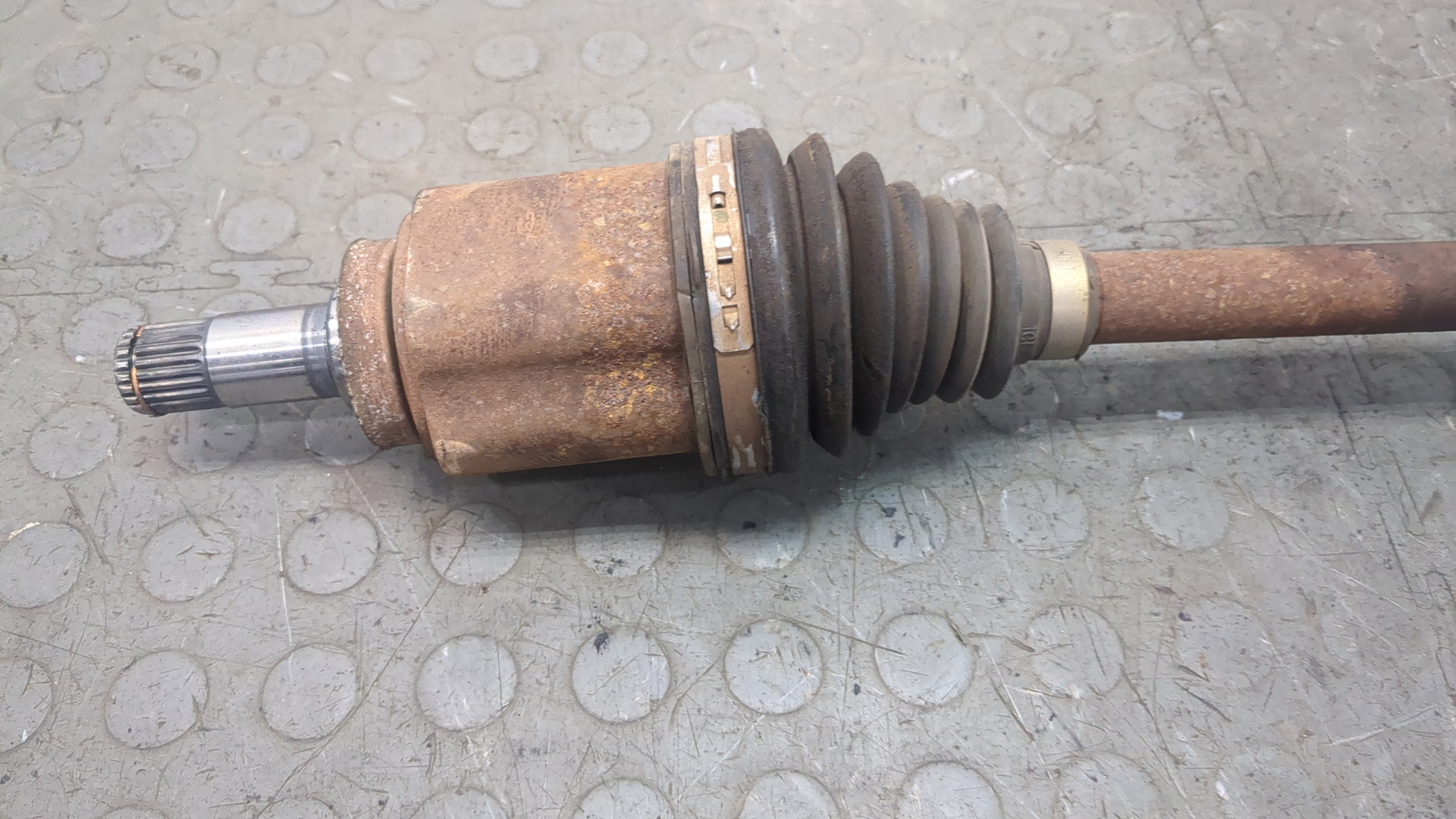 Полуось передняя правая