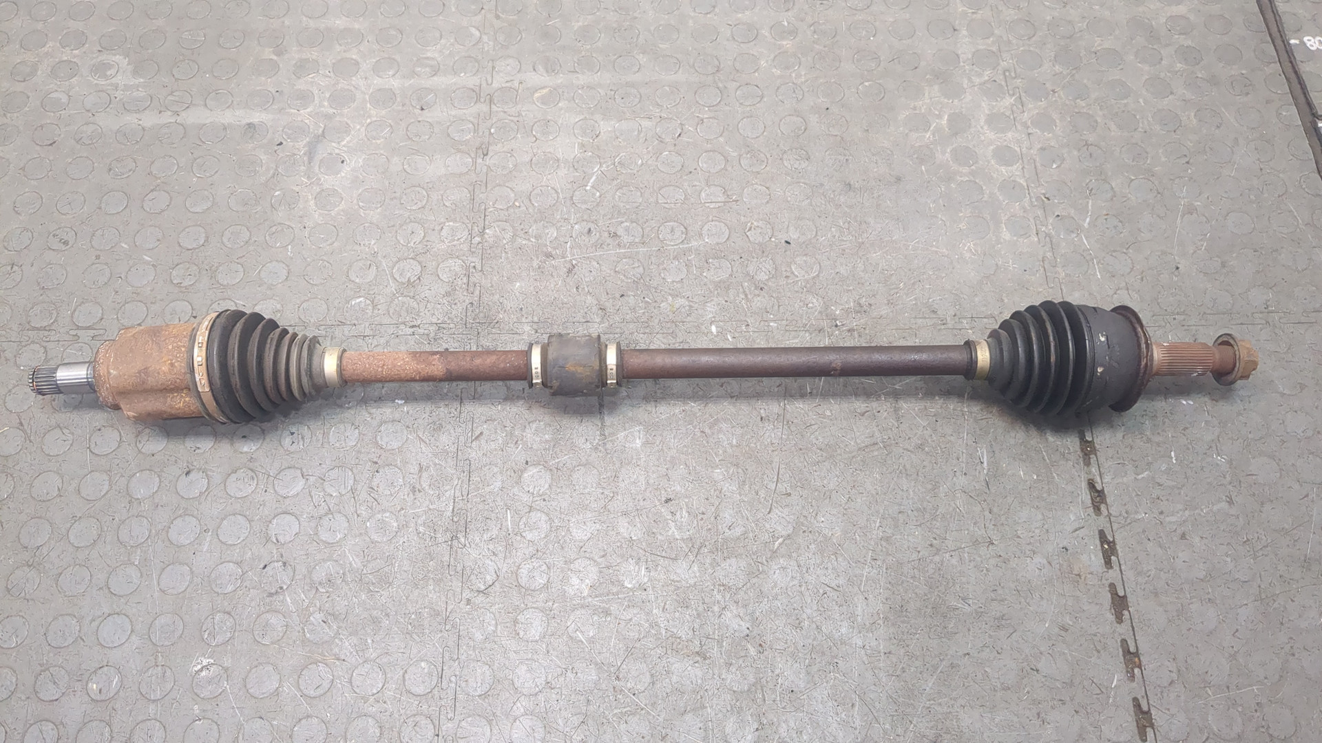 Полуось передняя правая