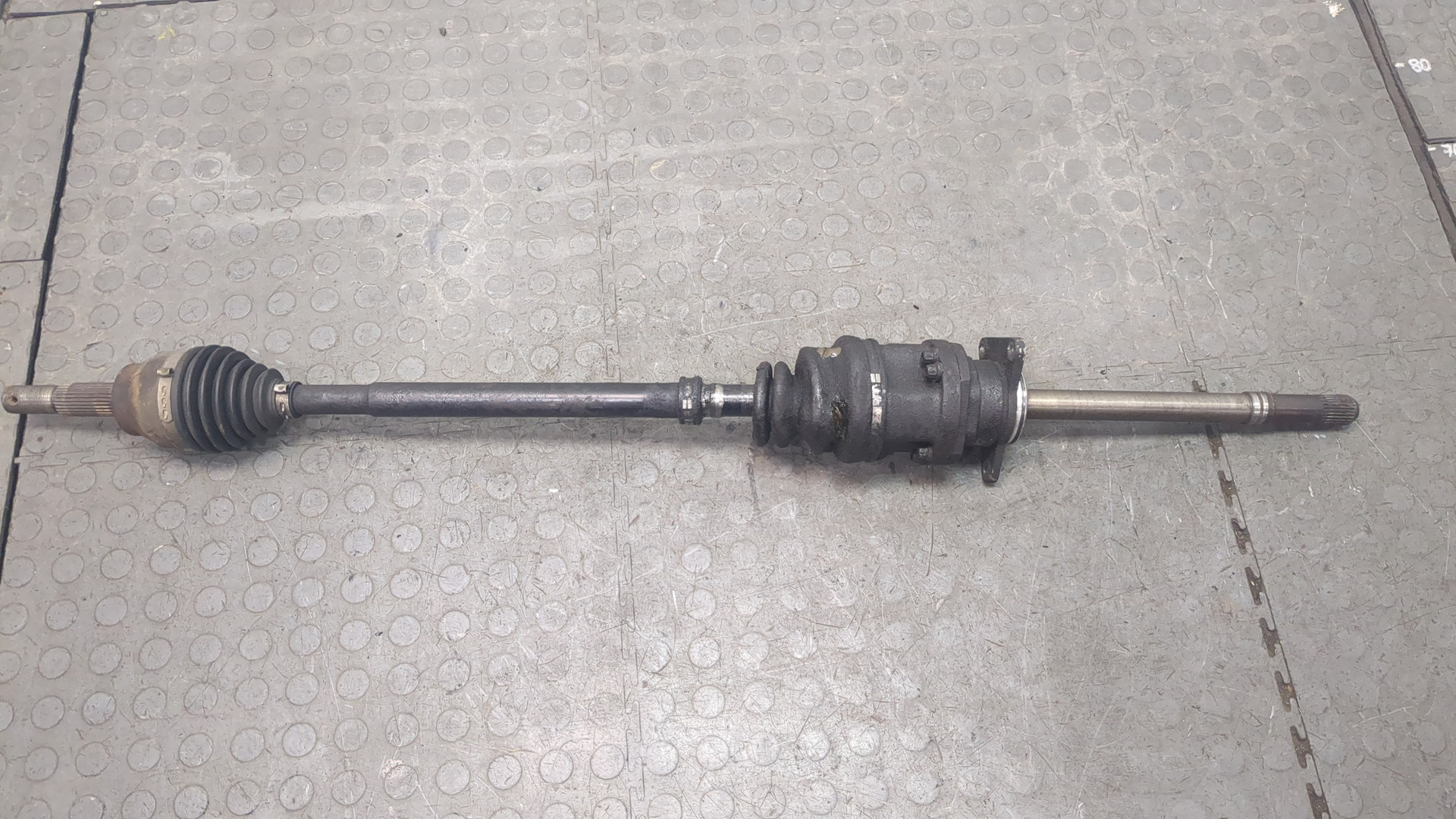 Полуось передняя правая