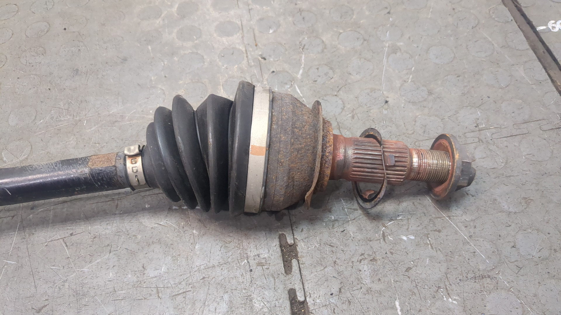 Полуось передняя правая