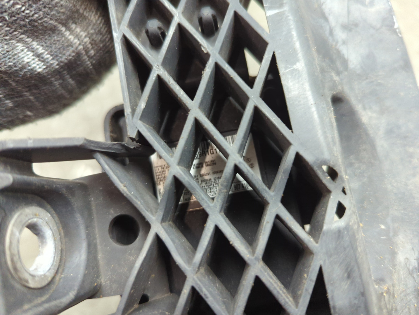 Кронштейн переднего бампера