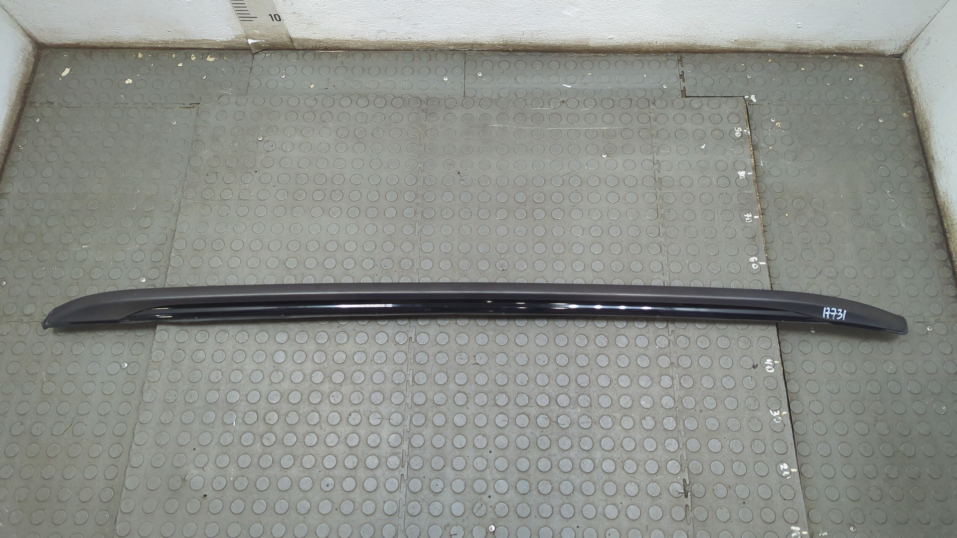 Рейлинг (релинг) правый (планка на крышу)