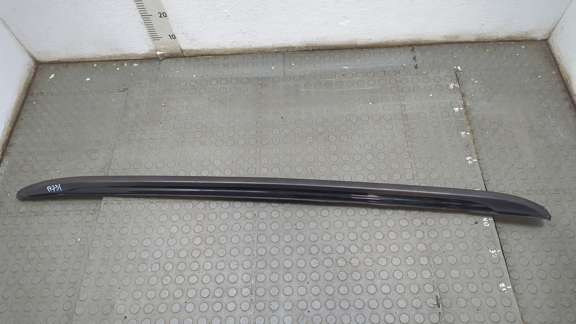 Рейлинг (релинг) левый (планка на крышу)