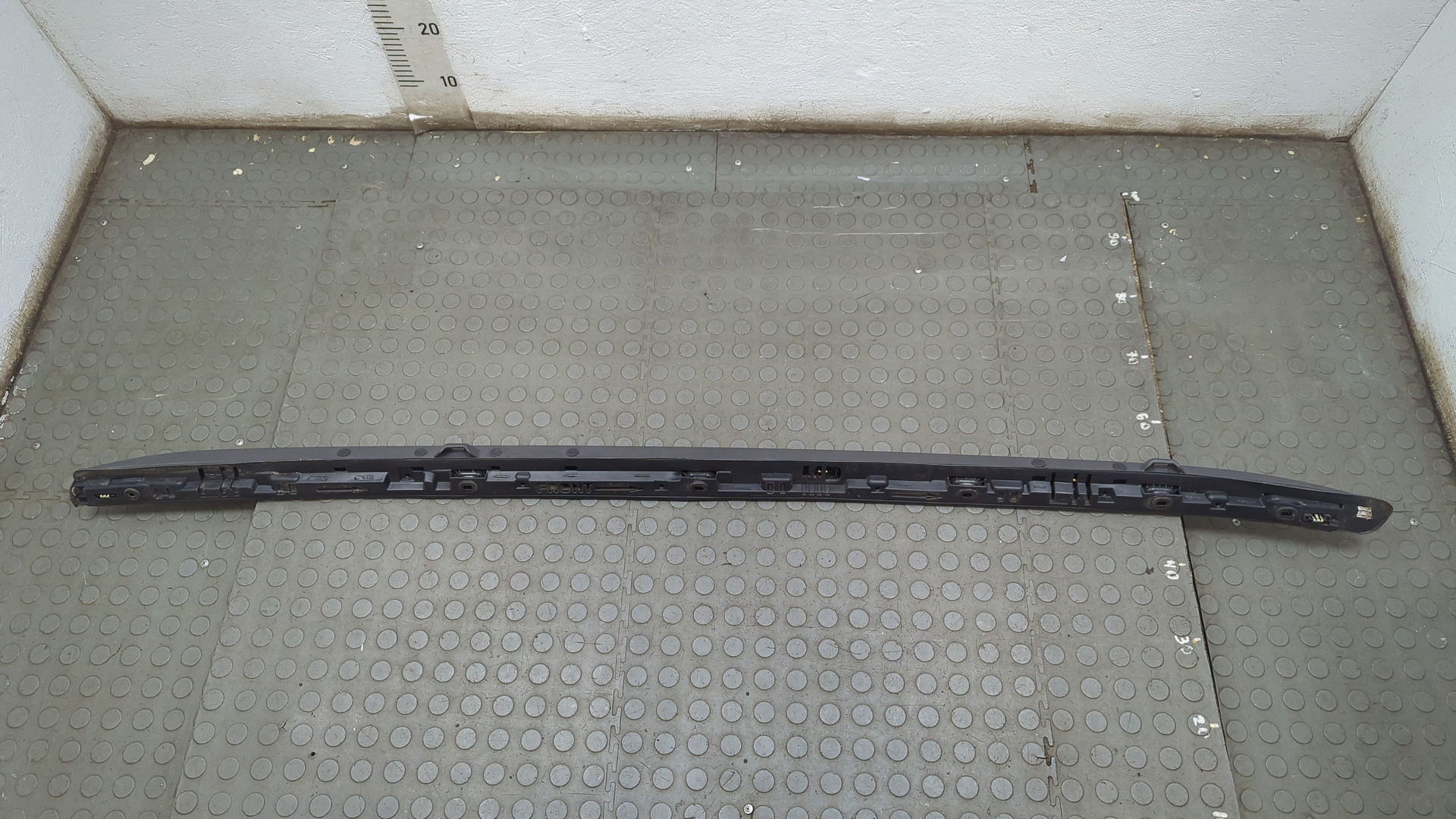 Рейлинг (релинг) левый (планка на крышу)