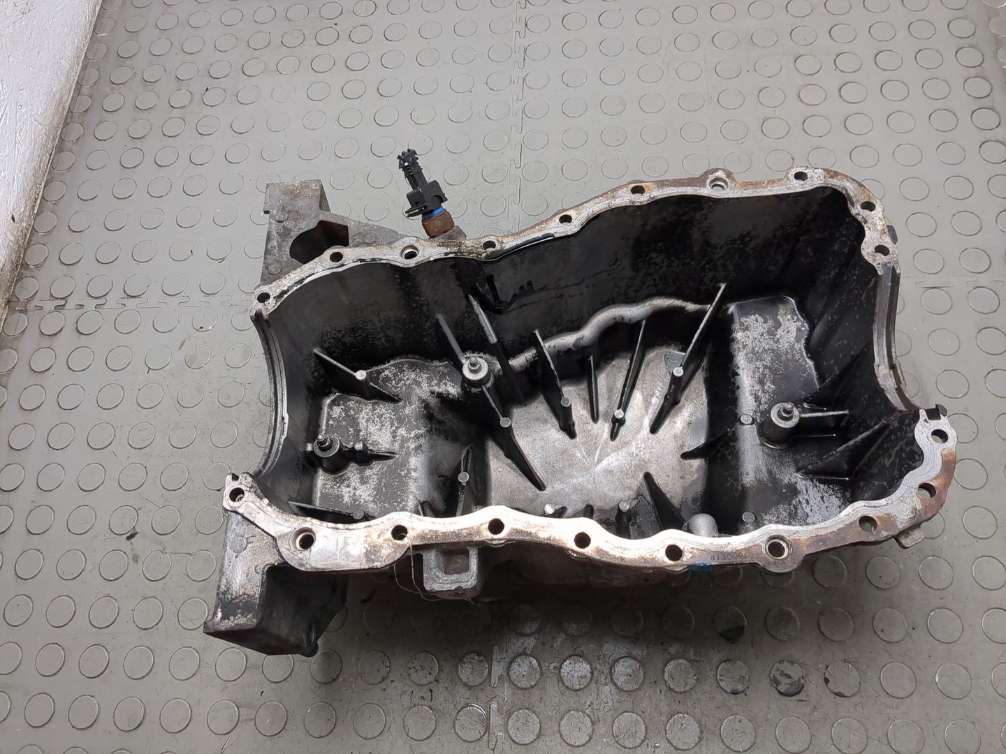 Поддон масляный двигателя (картер)