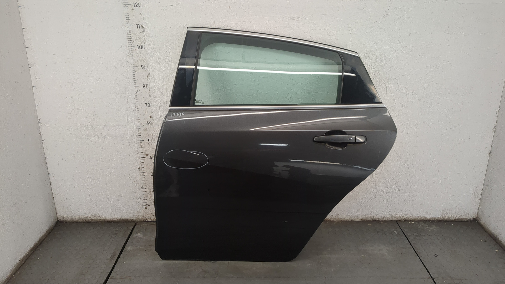 Дверь задняя левая